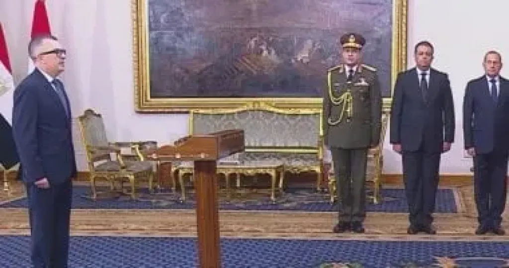 أحمد رستم وزير التخطيط