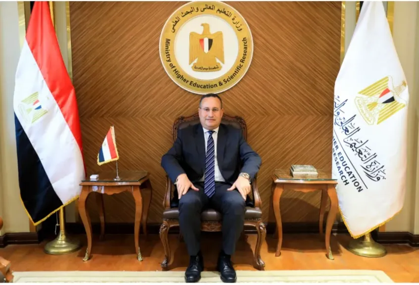 الدكتور عبد العزيز قنصوه 
