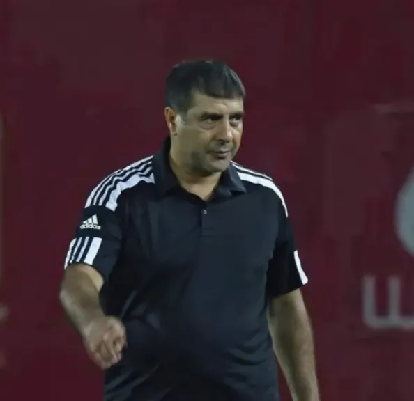  طارق العشري المدير الفني