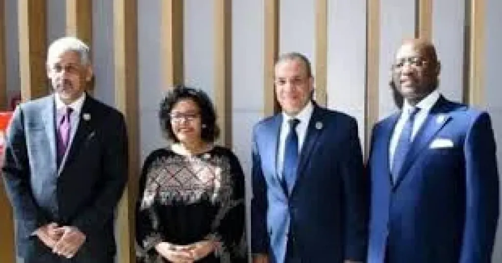 وزير الخارجية خلال اللقاء مع رؤساء البنوك