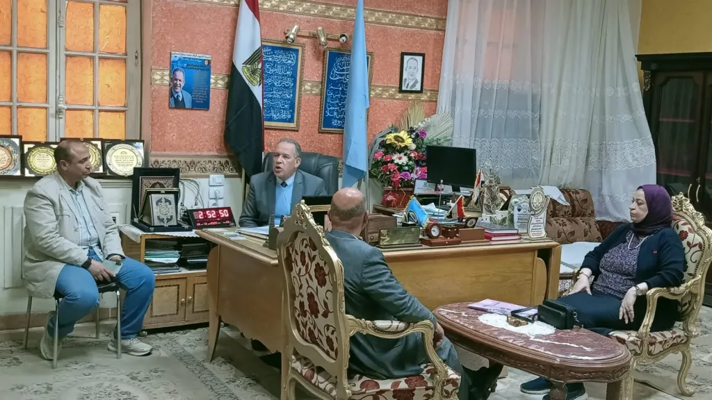 جانب من متابعه 