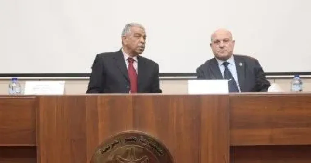 رئيس النيابة الإدارية يشيد بمكتب التأديب