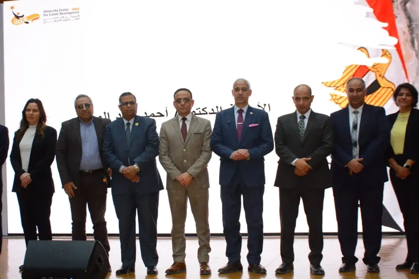جانب من الندوه 
