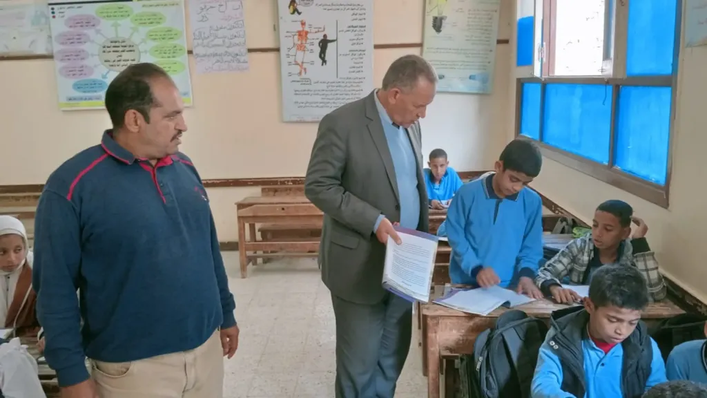 جانب من متابعه 