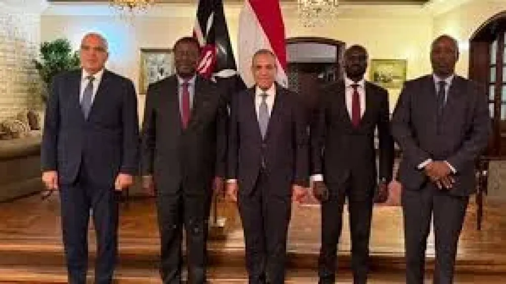 وزير الخارجية يجتمع مع عدد من الوزراء الكينيين