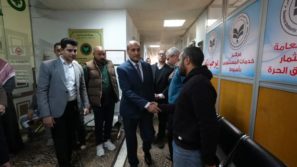 محافظ أسيوط 