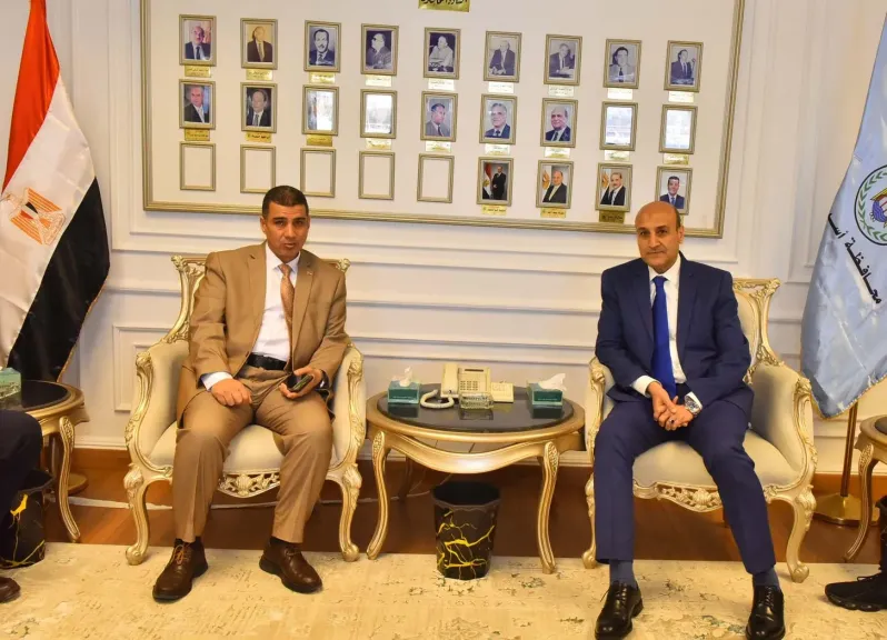 محافظ أسيوط 