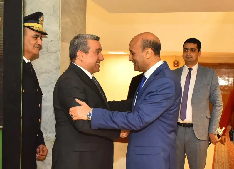 محافظ أسيوط يستقبل مدير الامن 