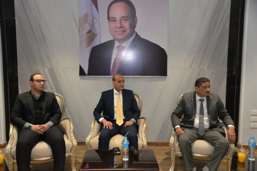 جانب من متابعه 