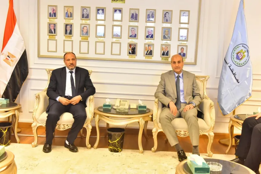 محافظ أسيوط 