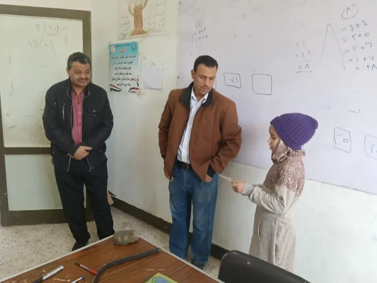 جانب من متابعه 