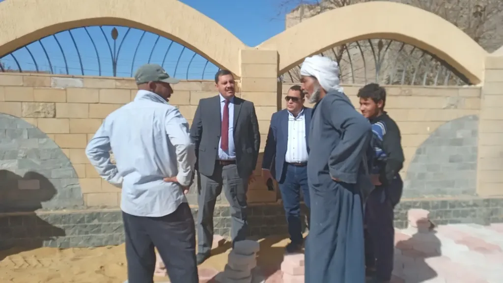جانب من متابعه 