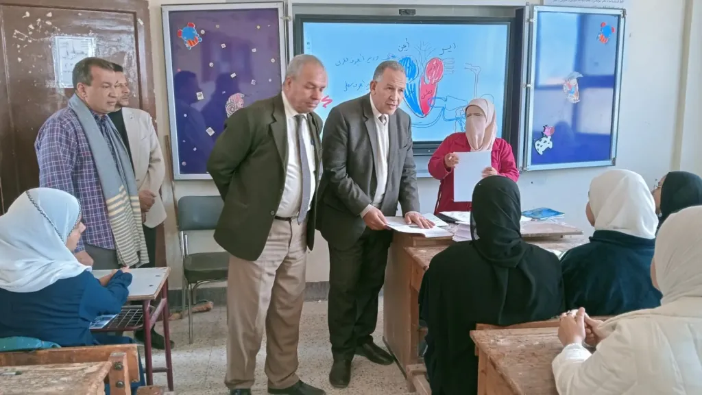 جانب من متابعه 