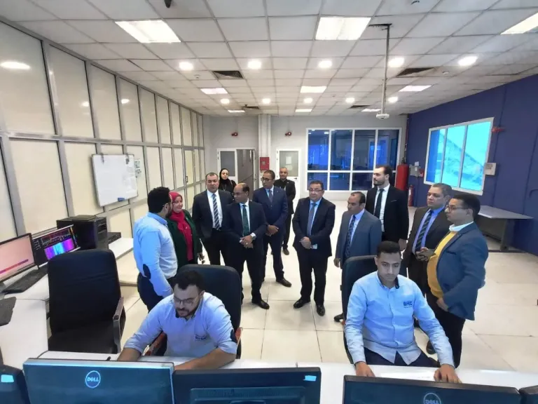 جانب من متابعه 