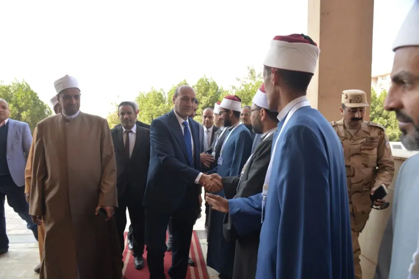 جانب من متابعه 