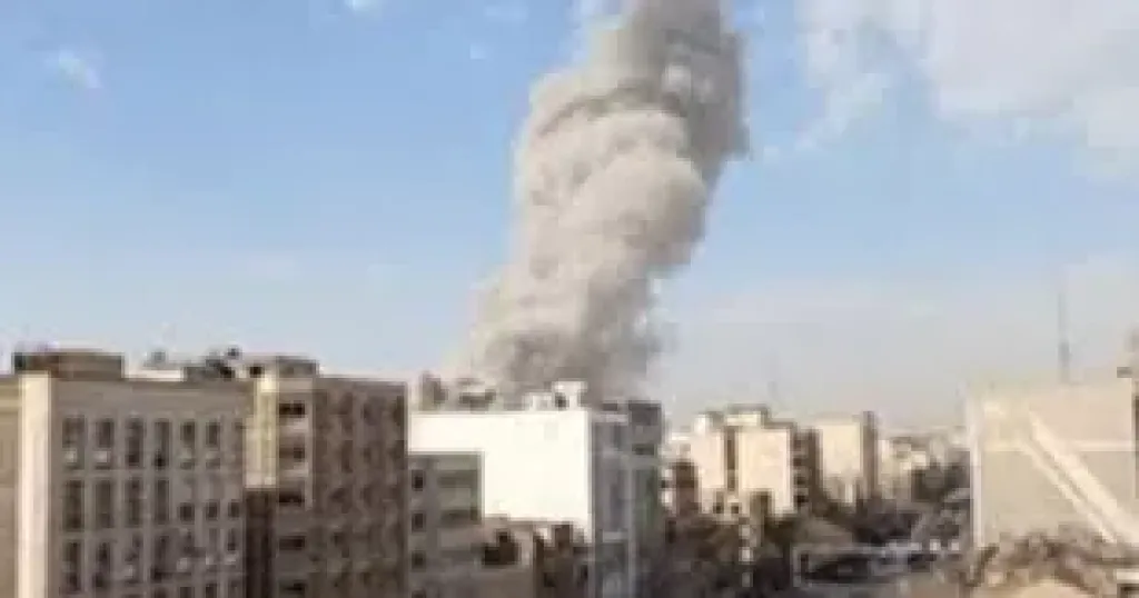 ضرب إيران
