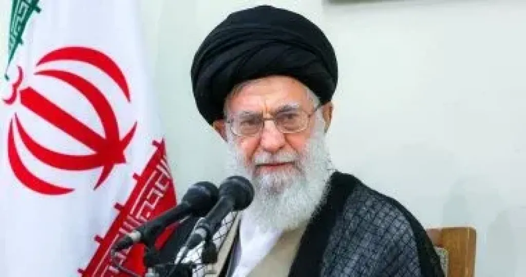 علي خامنئي  