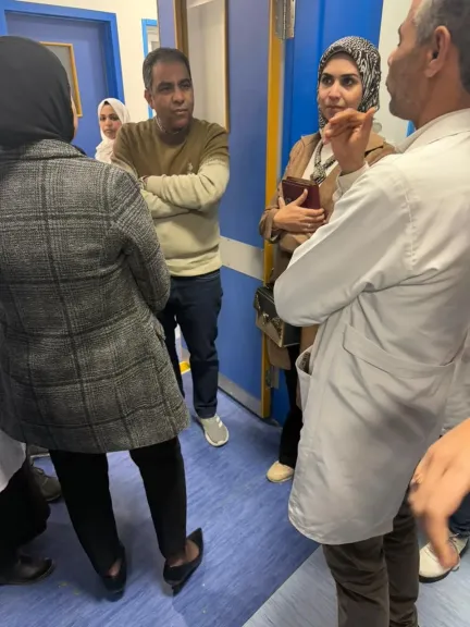 جانب من متابعه 