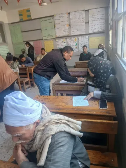 جانب من متابعه 