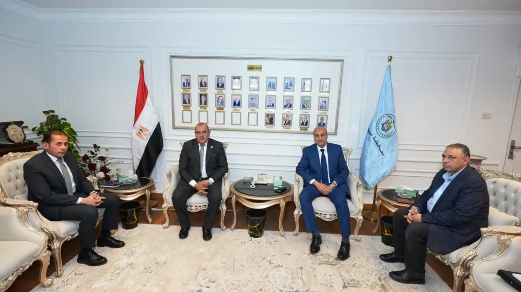 محافظ أسيوط 