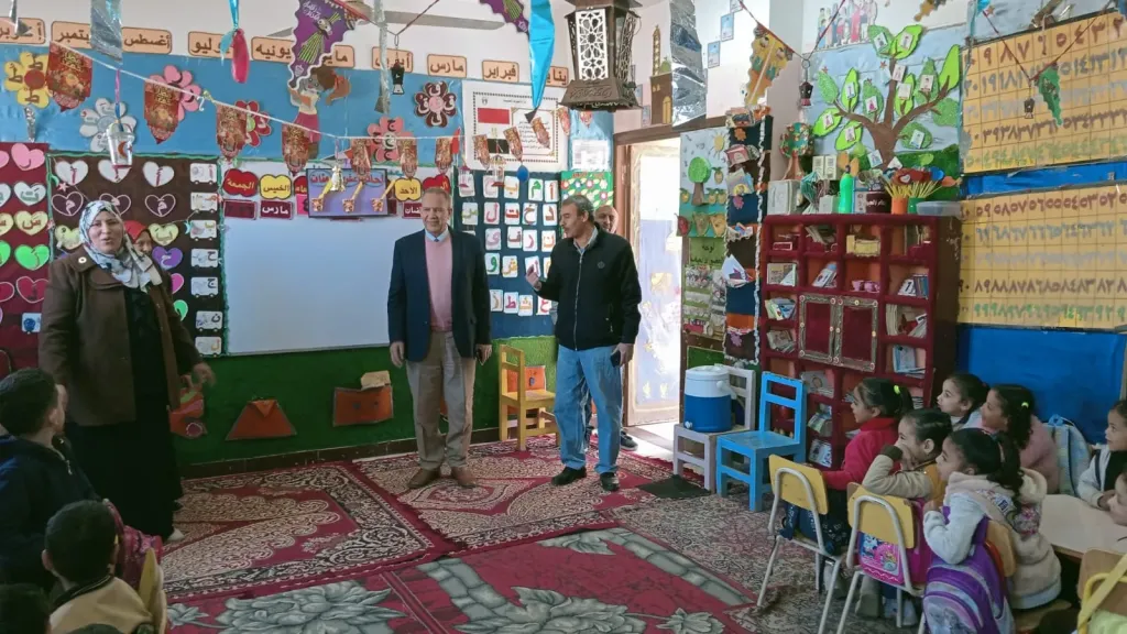 جانب من متابعه 