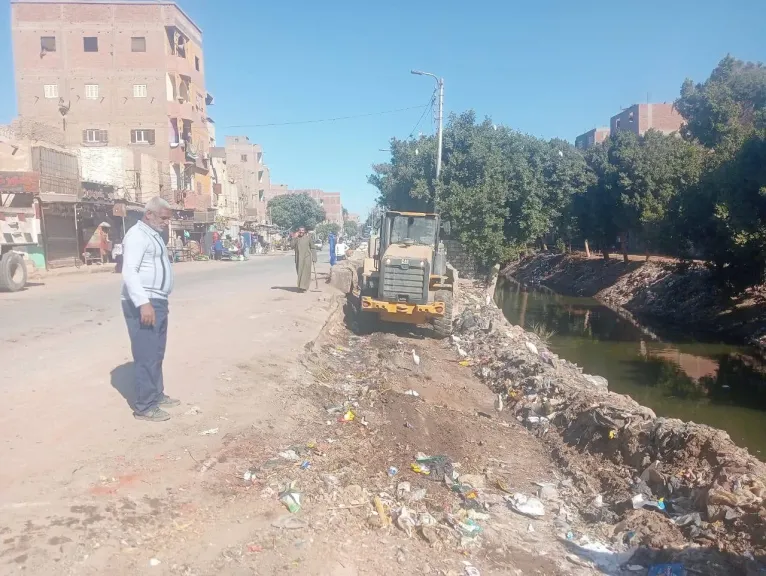 جانب من رفع المخالفات 
