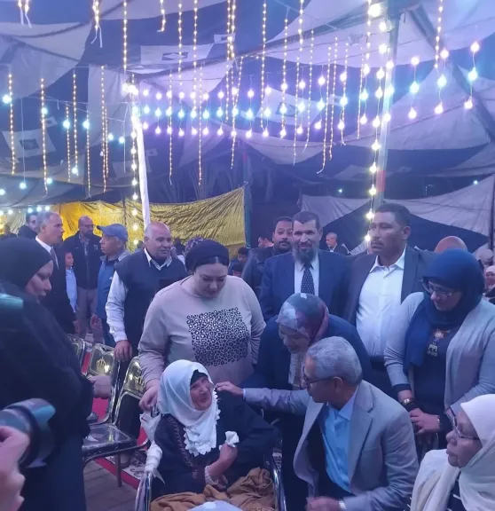 محافظ بني سويف يشارك الأطفال وكبار السن وذوي الهمم مائدة الإفطار 