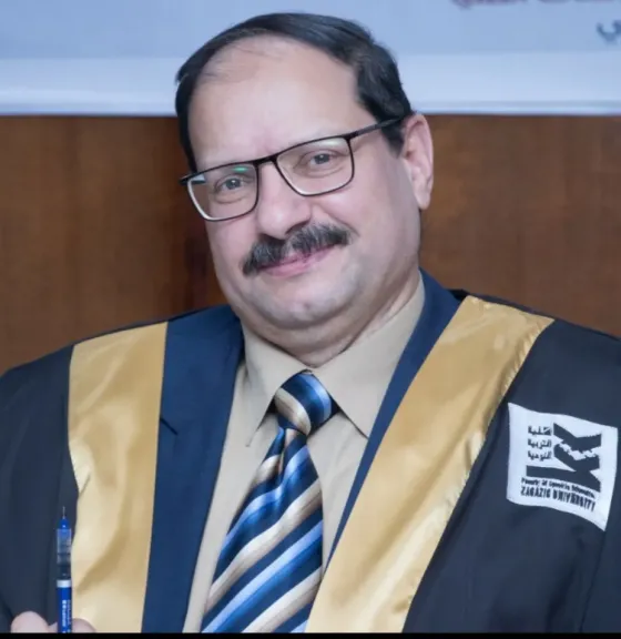 الدكتور عادل سرايا 