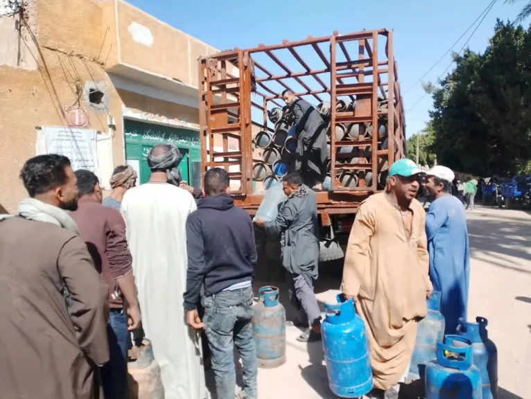 جانب من متابعه 