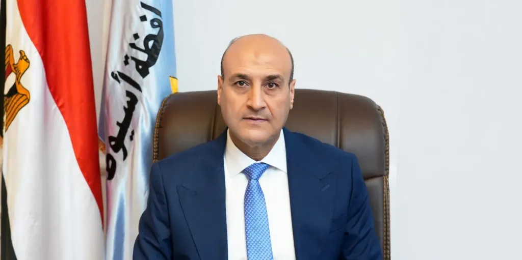 جانب من متابعه 