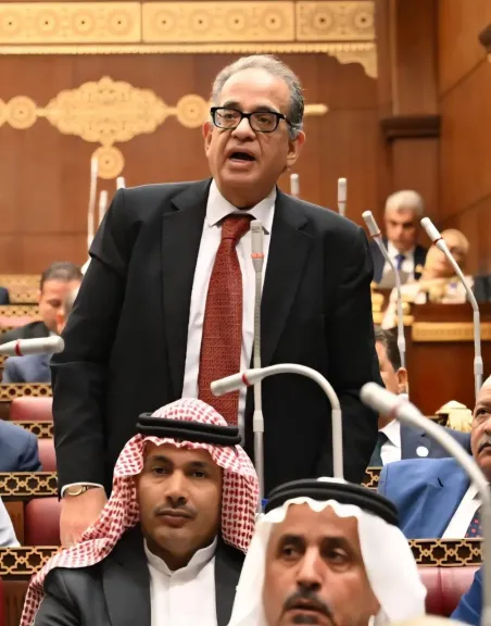 النائب طارق عبد العزيز