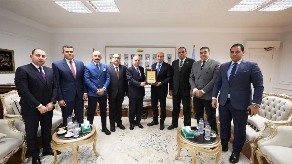 وفد من رجال القضاء 