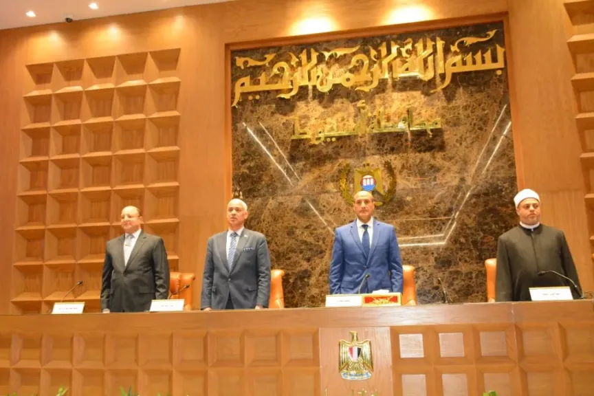 جانب من متابعه 