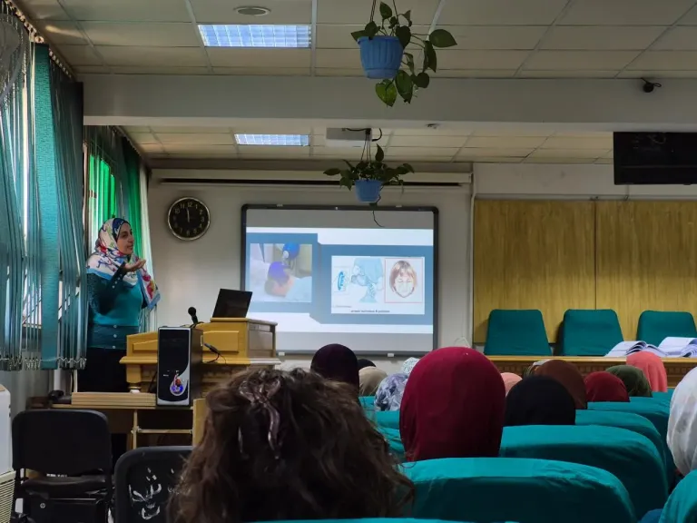 جانب من الندوه 