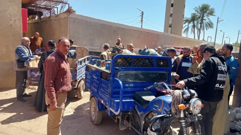 جانب من متابعه 