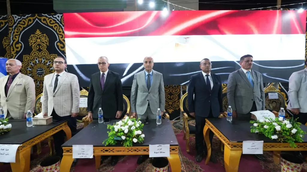 جانب من متابعه 