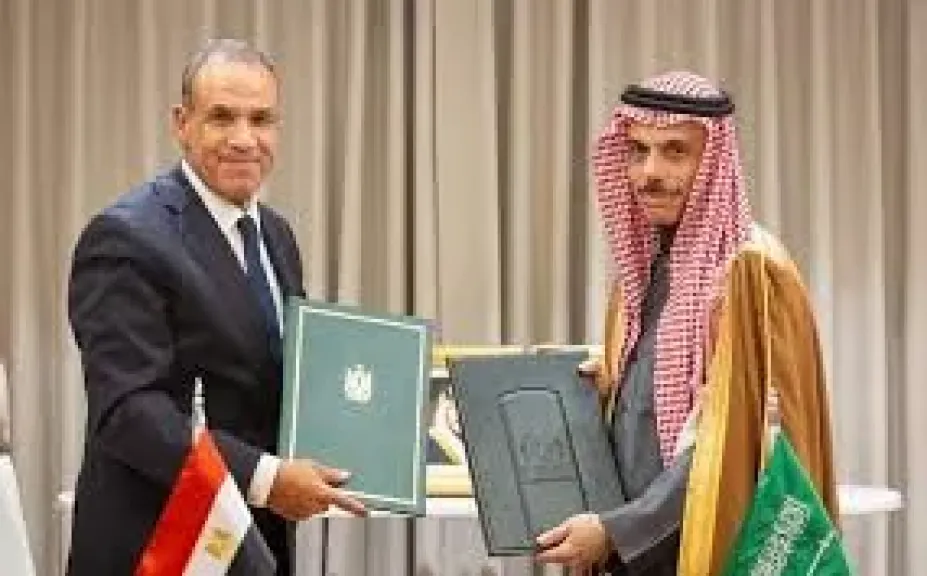مصر والسعودية توقعان اتفاقية للإعفاء المتبادل من تأشيرات الإقامة القصيرة