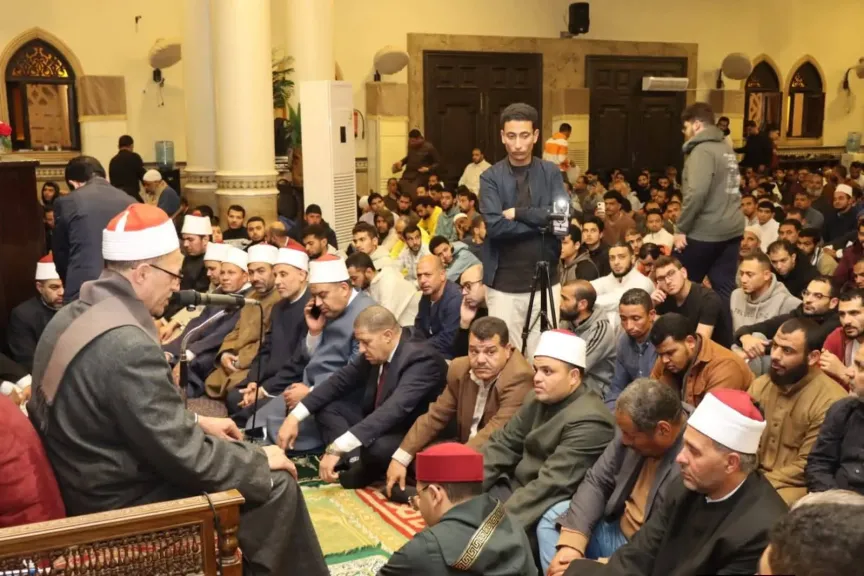 محافظ بنى سويف يؤدى صلاة عيد الفطر