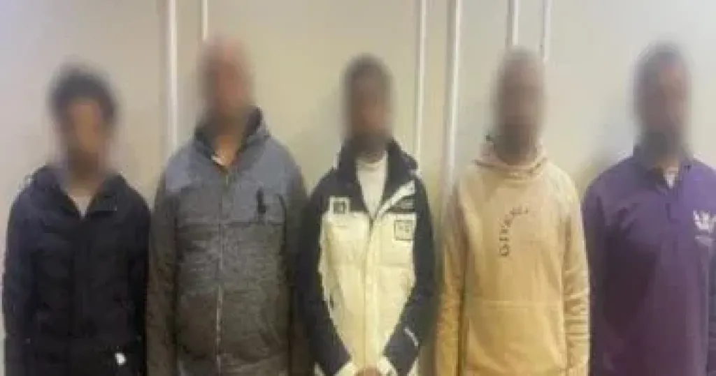 المتهمين 