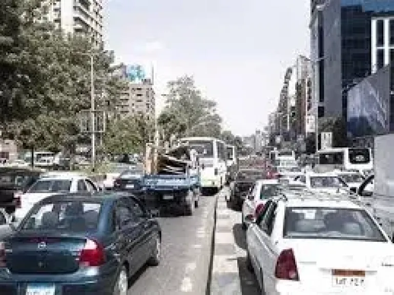 كثافات مرورية بشوارع العاصمة