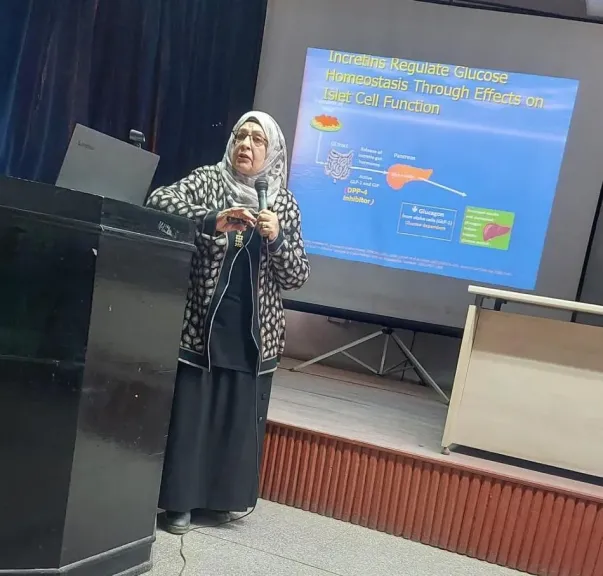 جانب من الندوه 