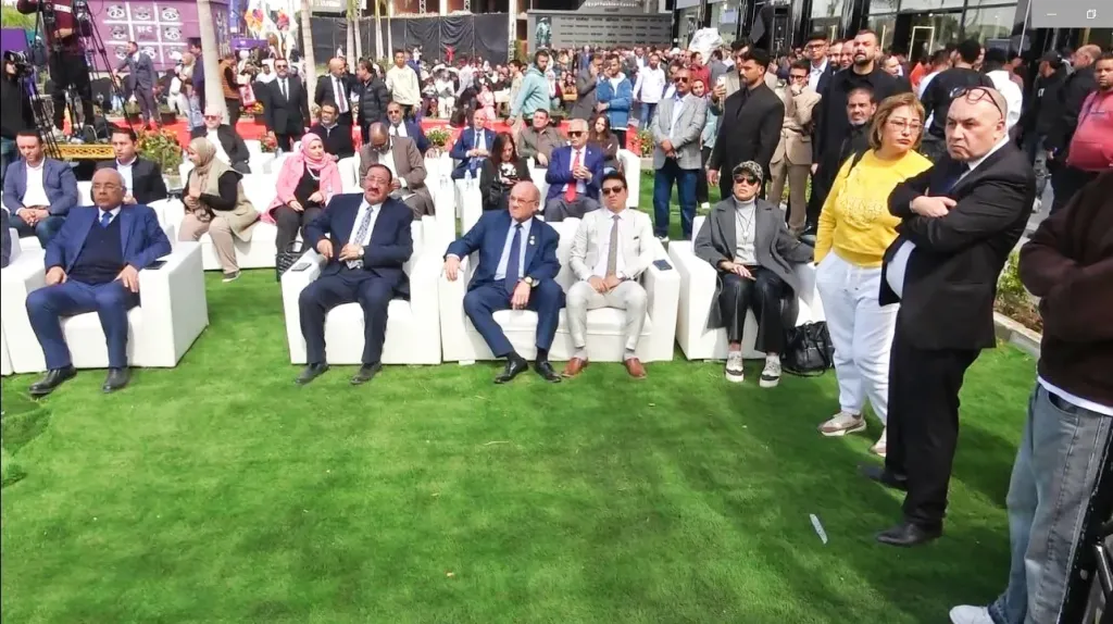 معرض ملابس الغرفة التجارية 