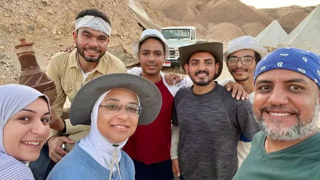 جانب من متابعه 