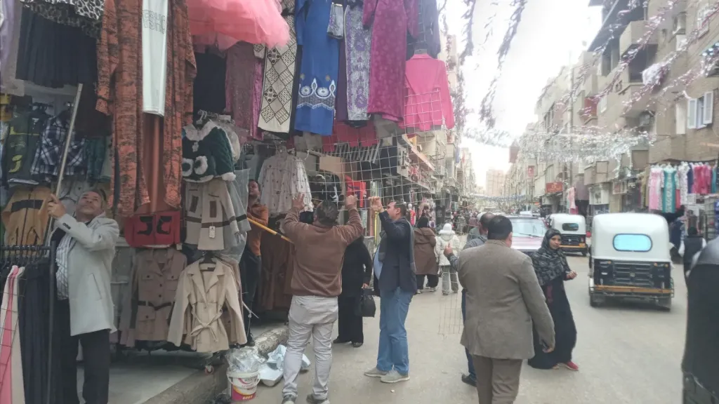جانب من متابعه 