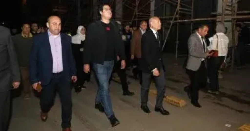 محافظ القاهرة يشيد بالتزام المواطنين بمواعيد غلق المحال