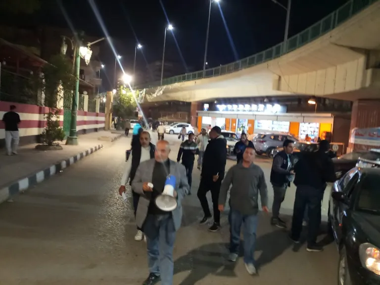 جانب من متابعه 