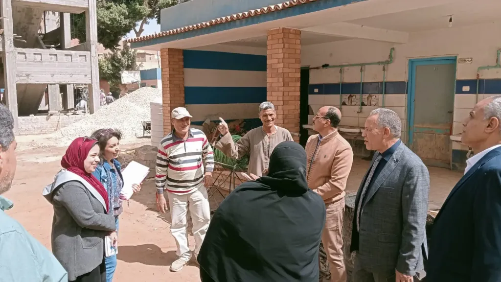 جانب من متابعه 