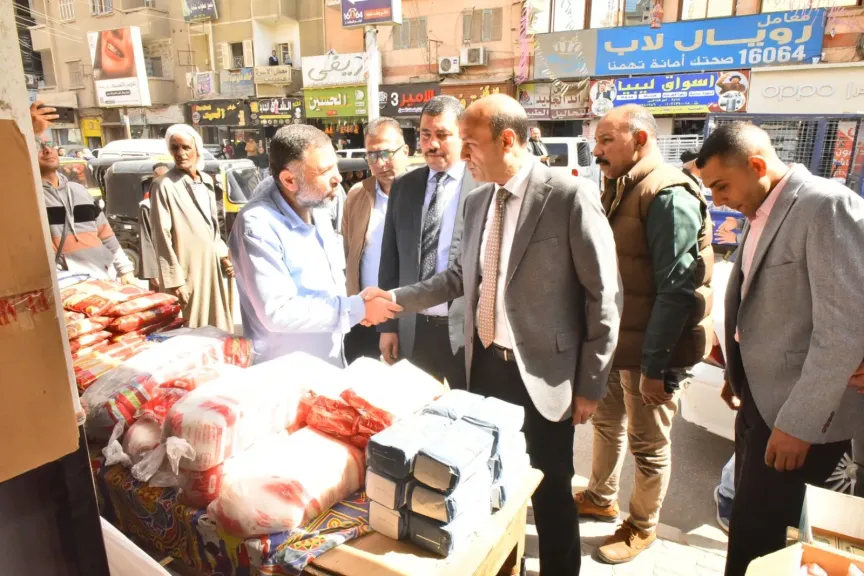 جانب من متابعه 