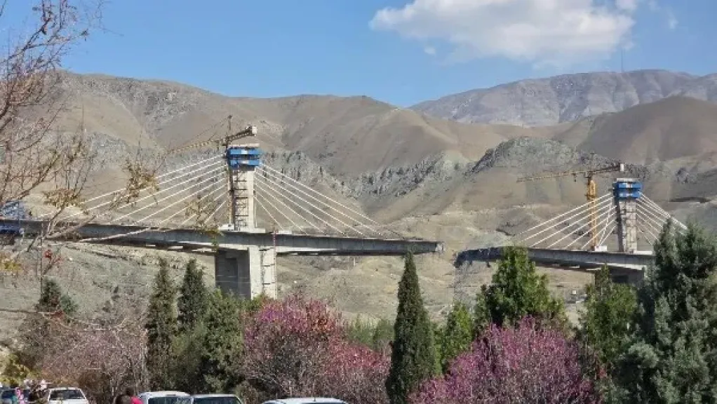 جسر إيران B1 بطهران