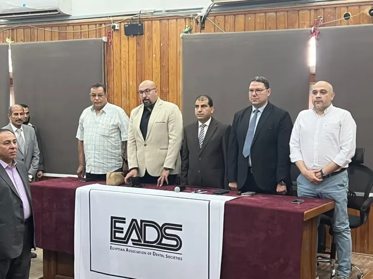 جانب من متابعه 